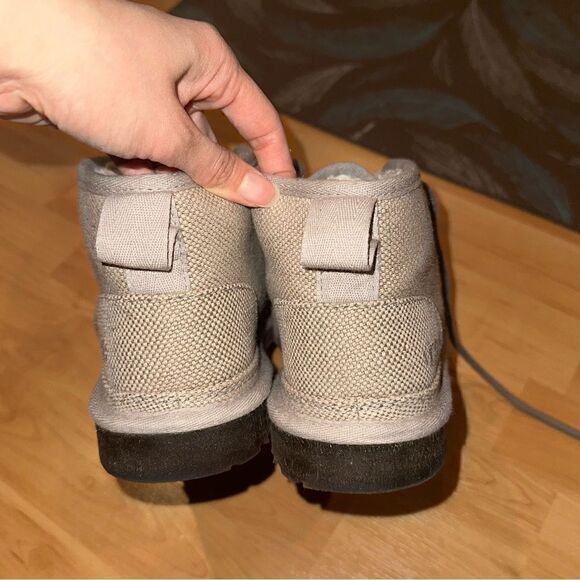 UGG M7 NEUMEL Tencel Fuzzy Gray Ankle Booties